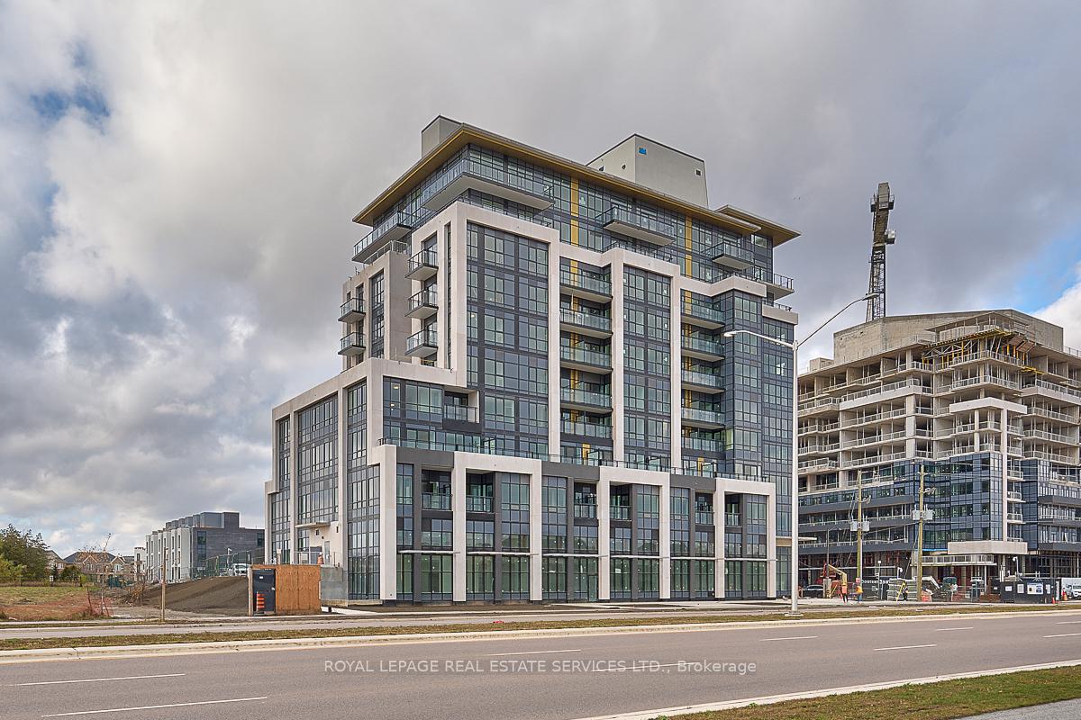 Front of Unit 101, 405 Dundas Street W