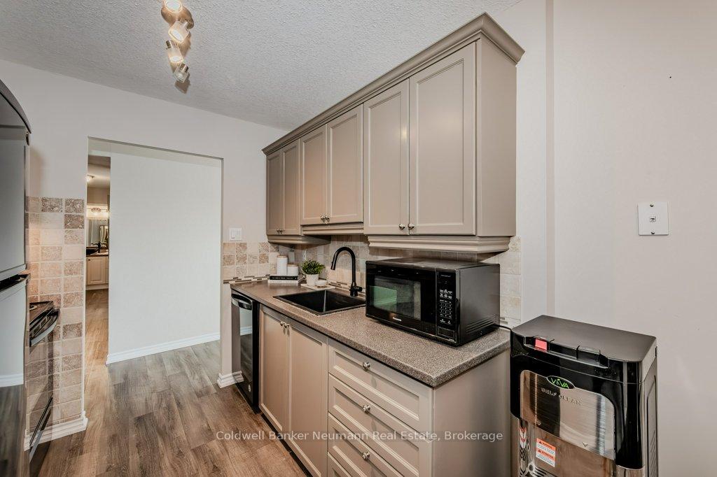 Photo 8 of Unit 812, 23 Woodlawn Road E, Guelph, Riverside Park — HOMEH
