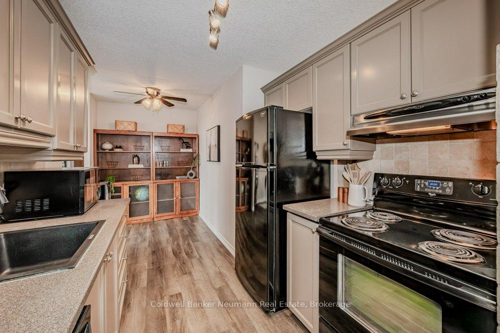 Photo 10 of Unit 812, 23 Woodlawn Road E, Guelph, Riverside Park — HOMEH