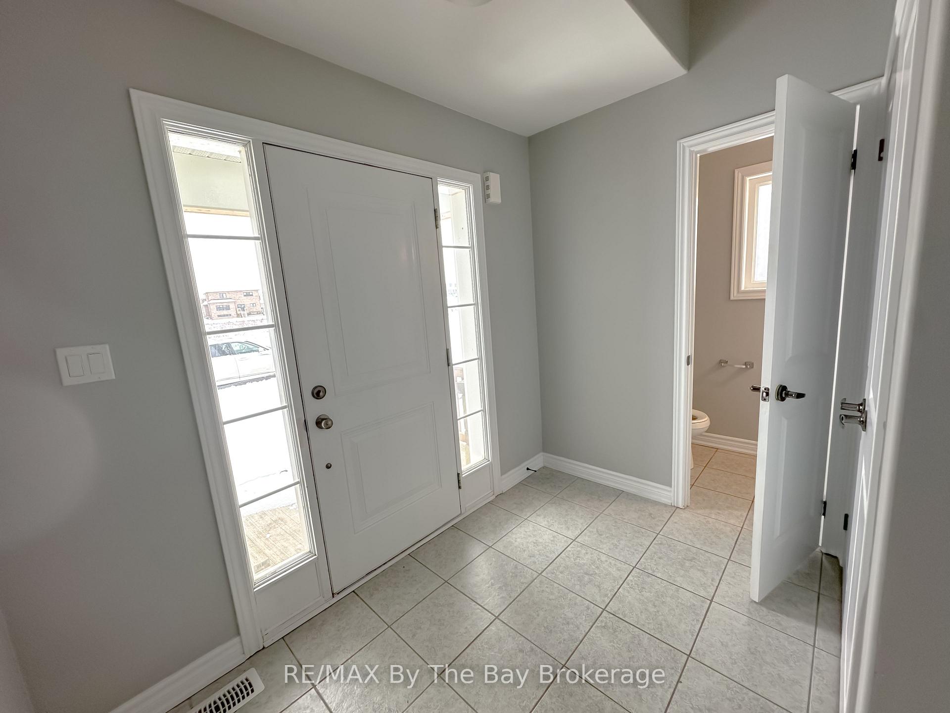 Photo 2 of 267 Quebec Street, Clearview, Stayner — HOMEH