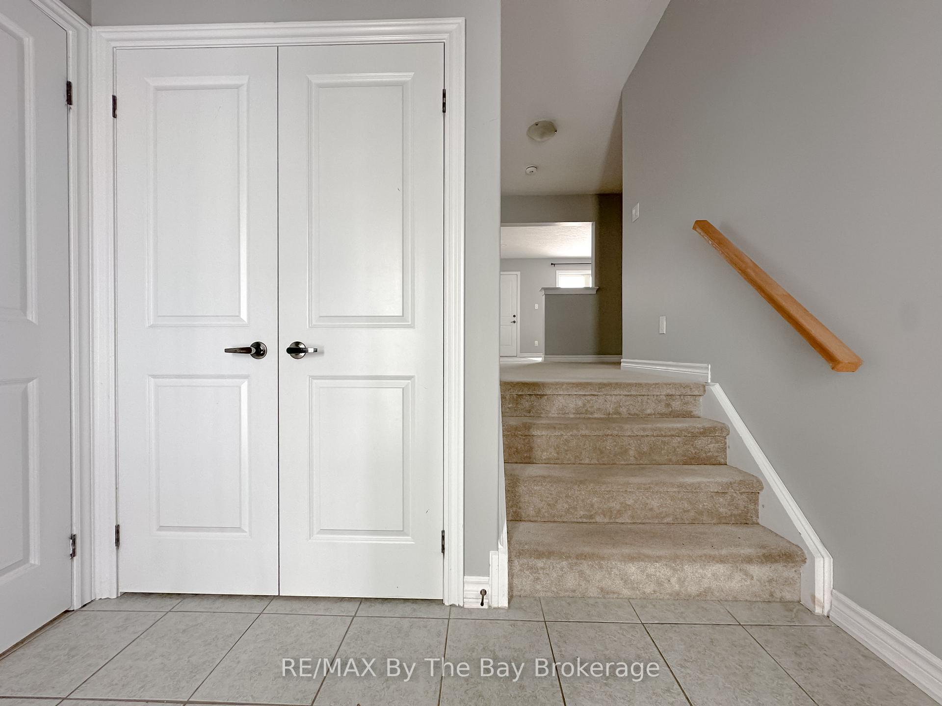 Photo 4 of 267 Quebec Street, Clearview, Stayner — HOMEH