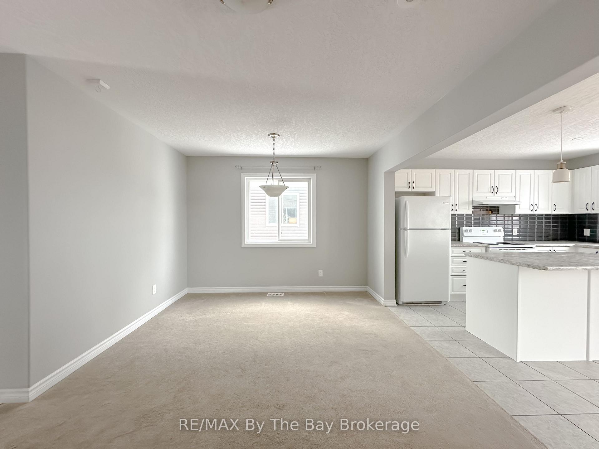 Photo 5 of 267 Quebec Street, Clearview, Stayner — HOMEH