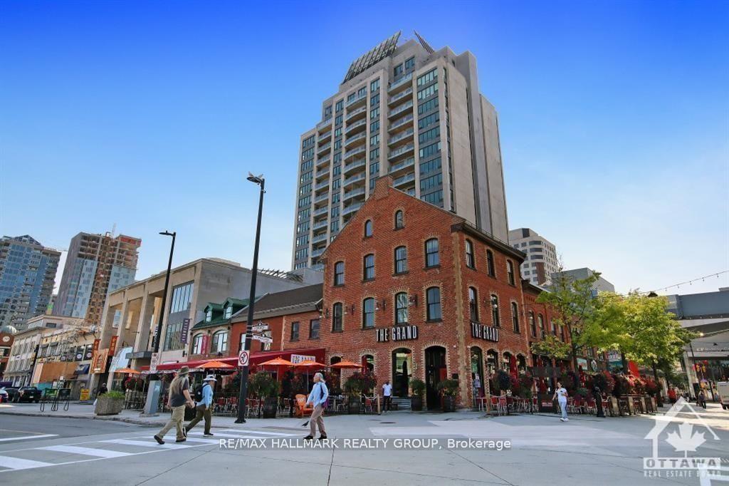 Front of Unit 1301, 90 George Street