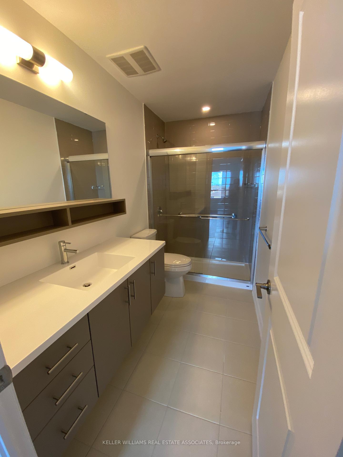 Photo 14 of Unit 303, 121 Highway 8, Hamilton, Stoney Creek — HOMEH