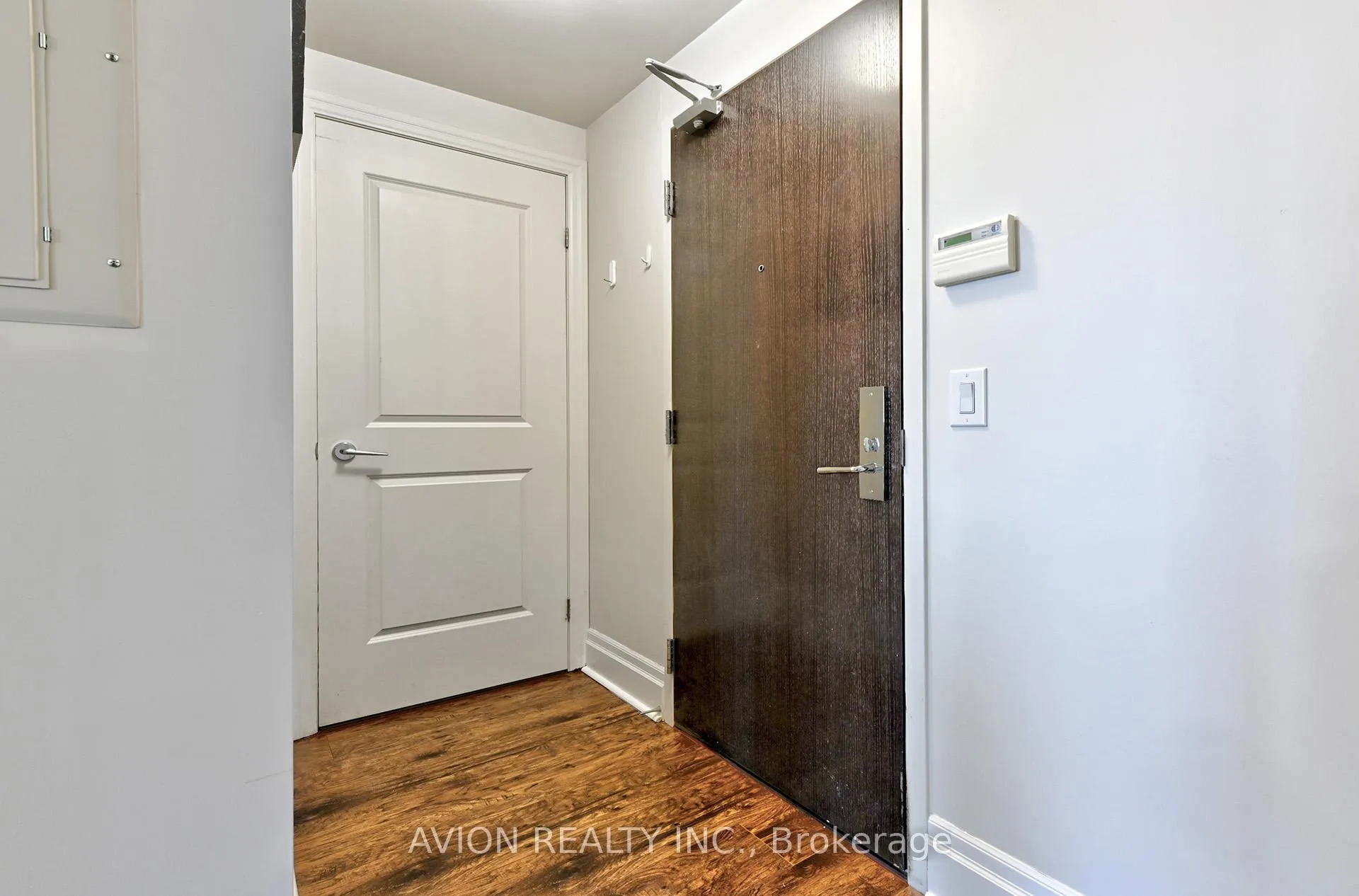 Photo 3 of Unit 507, 131 Upper Duke Crescent, Markham, Unionville — HOMEH