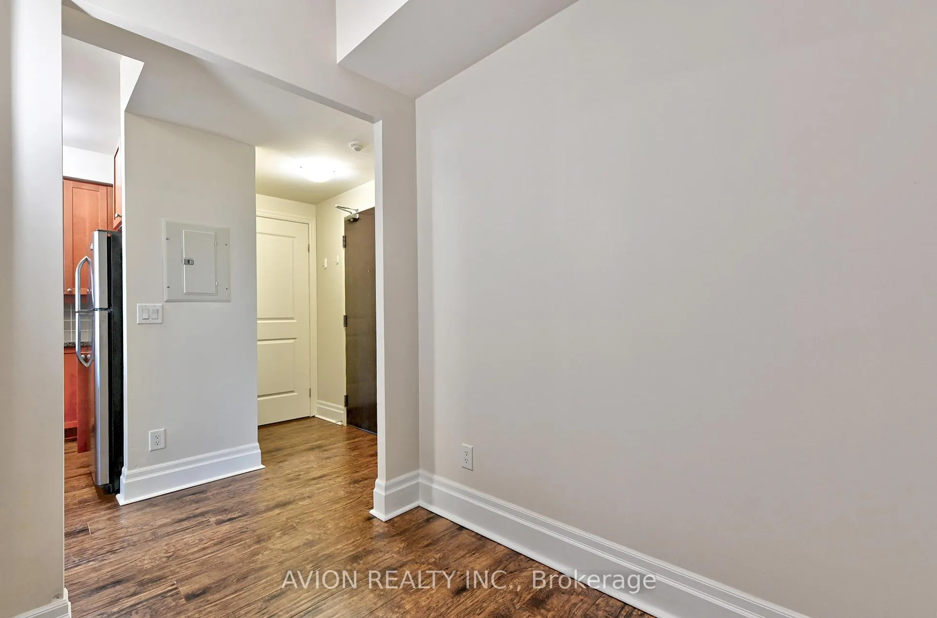 Photo 5 of Unit 507, 131 Upper Duke Crescent, Markham, Unionville — HOMEH