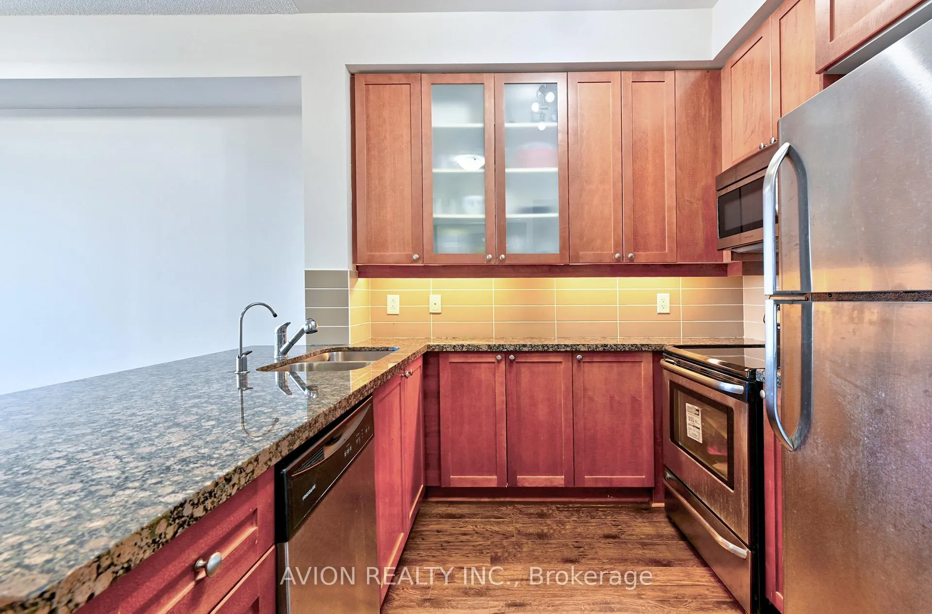 Photo 7 of Unit 507, 131 Upper Duke Crescent, Markham, Unionville — HOMEH