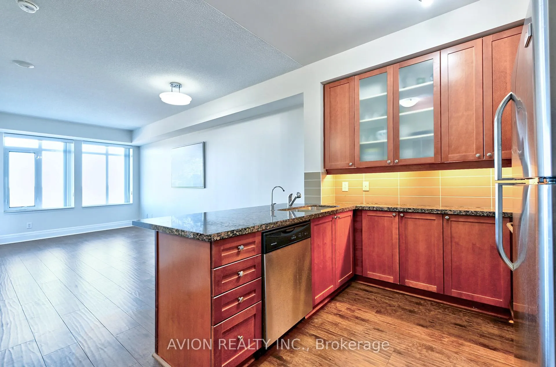 Photo 8 of Unit 507, 131 Upper Duke Crescent, Markham, Unionville — HOMEH