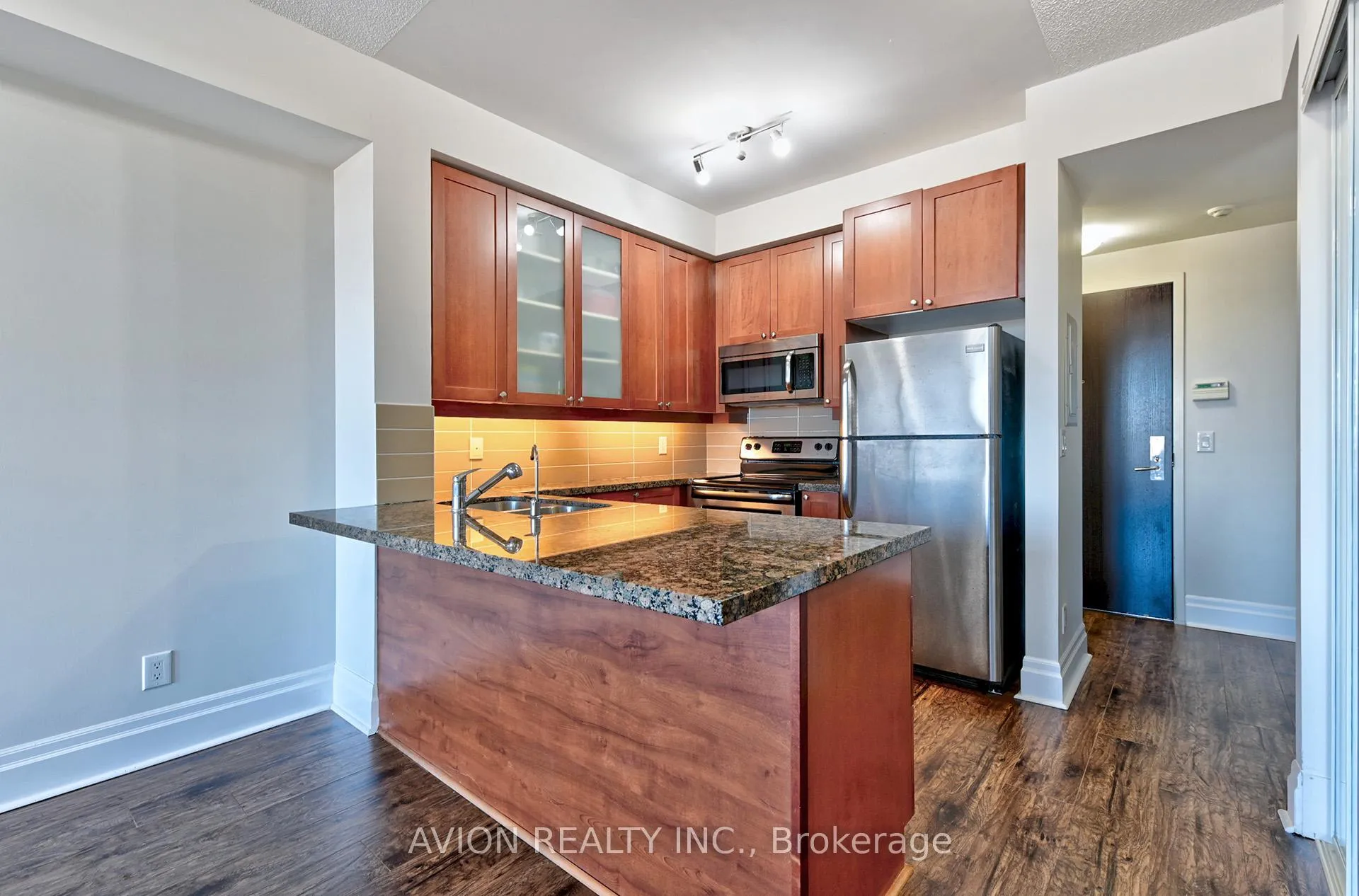 Photo 10 of Unit 507, 131 Upper Duke Crescent, Markham, Unionville — HOMEH