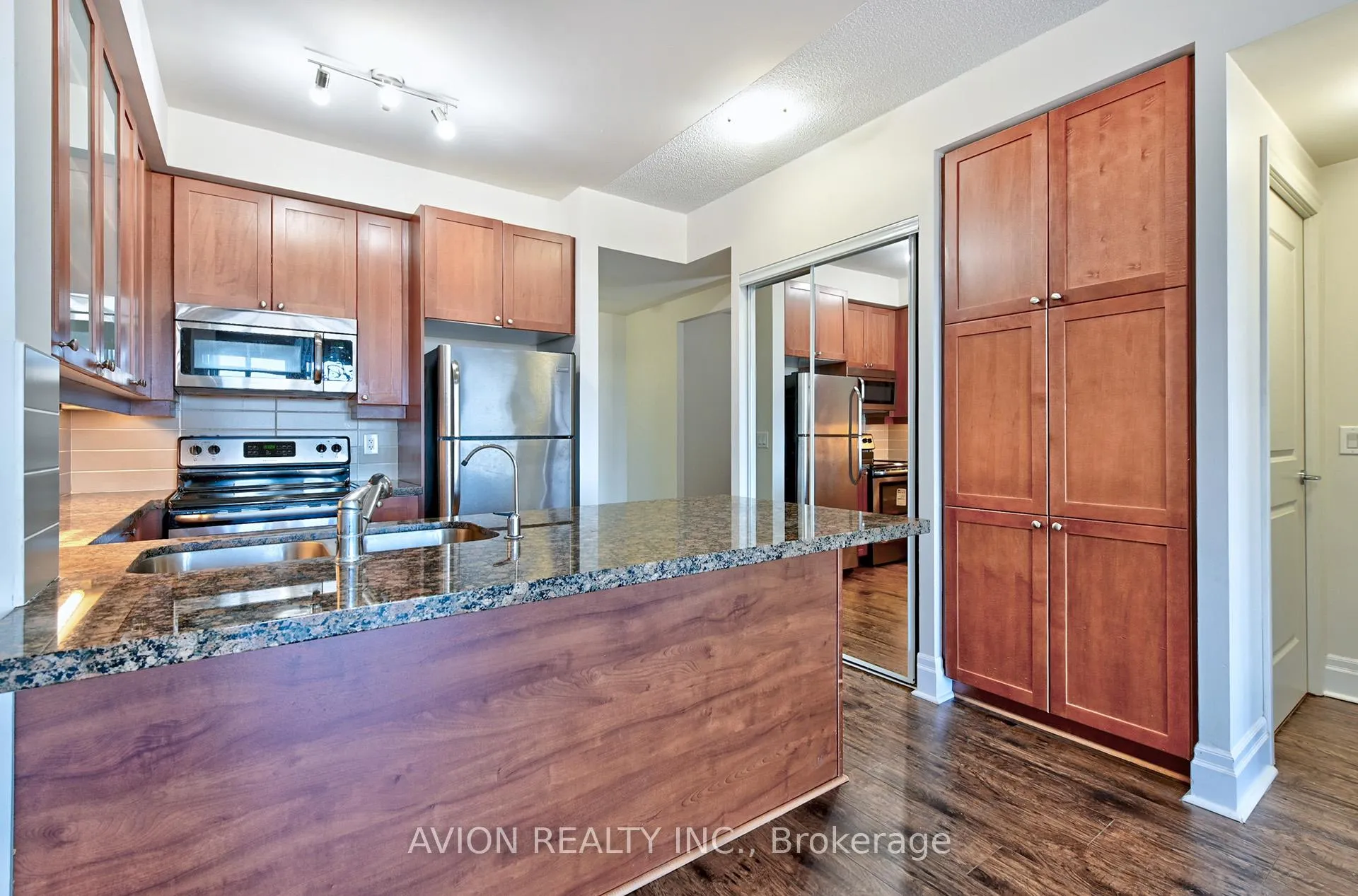 Photo 11 of Unit 507, 131 Upper Duke Crescent, Markham, Unionville — HOMEH