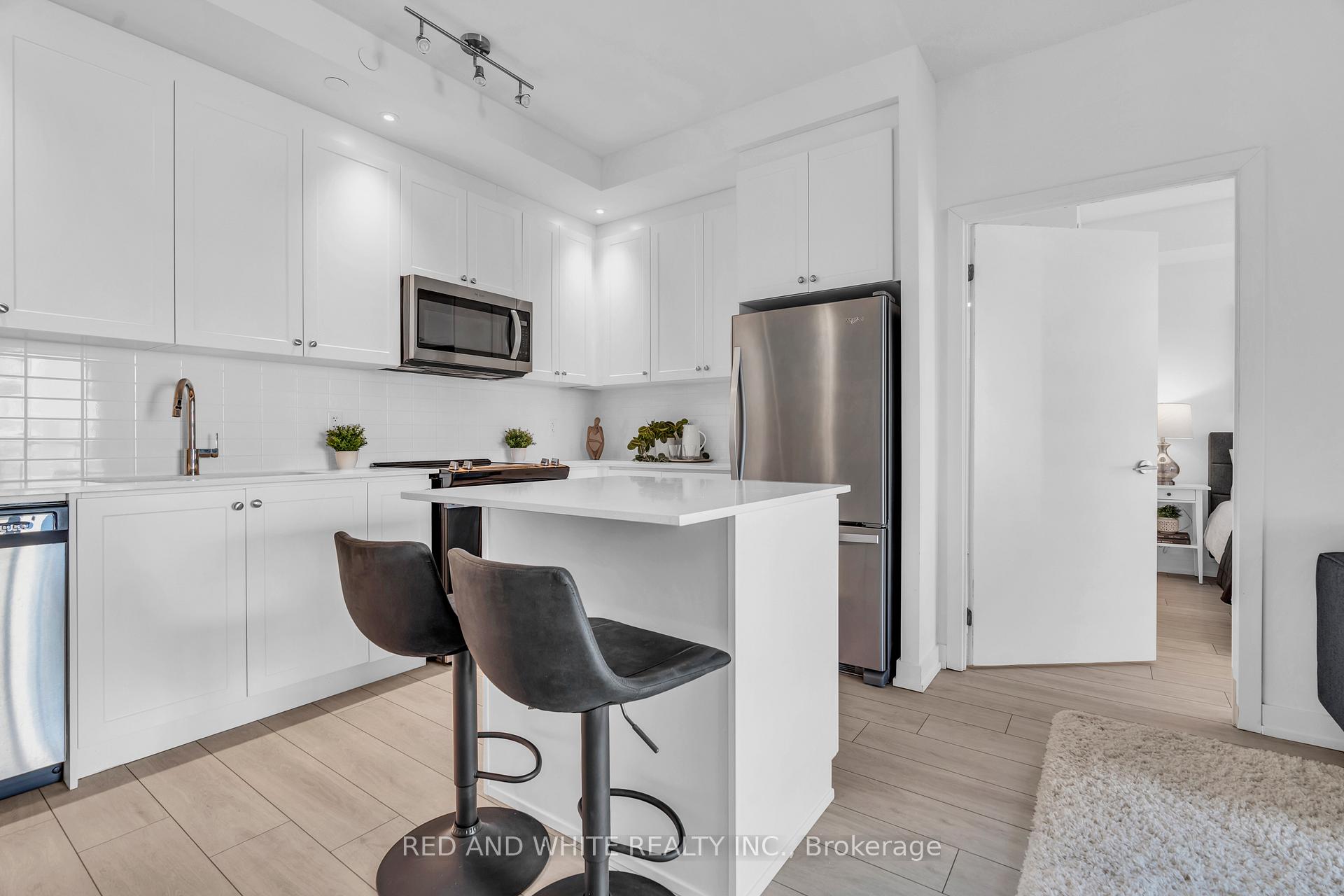 Photo 11 of Unit 901, 55 Duke Street W, Kitchener — HOMEH