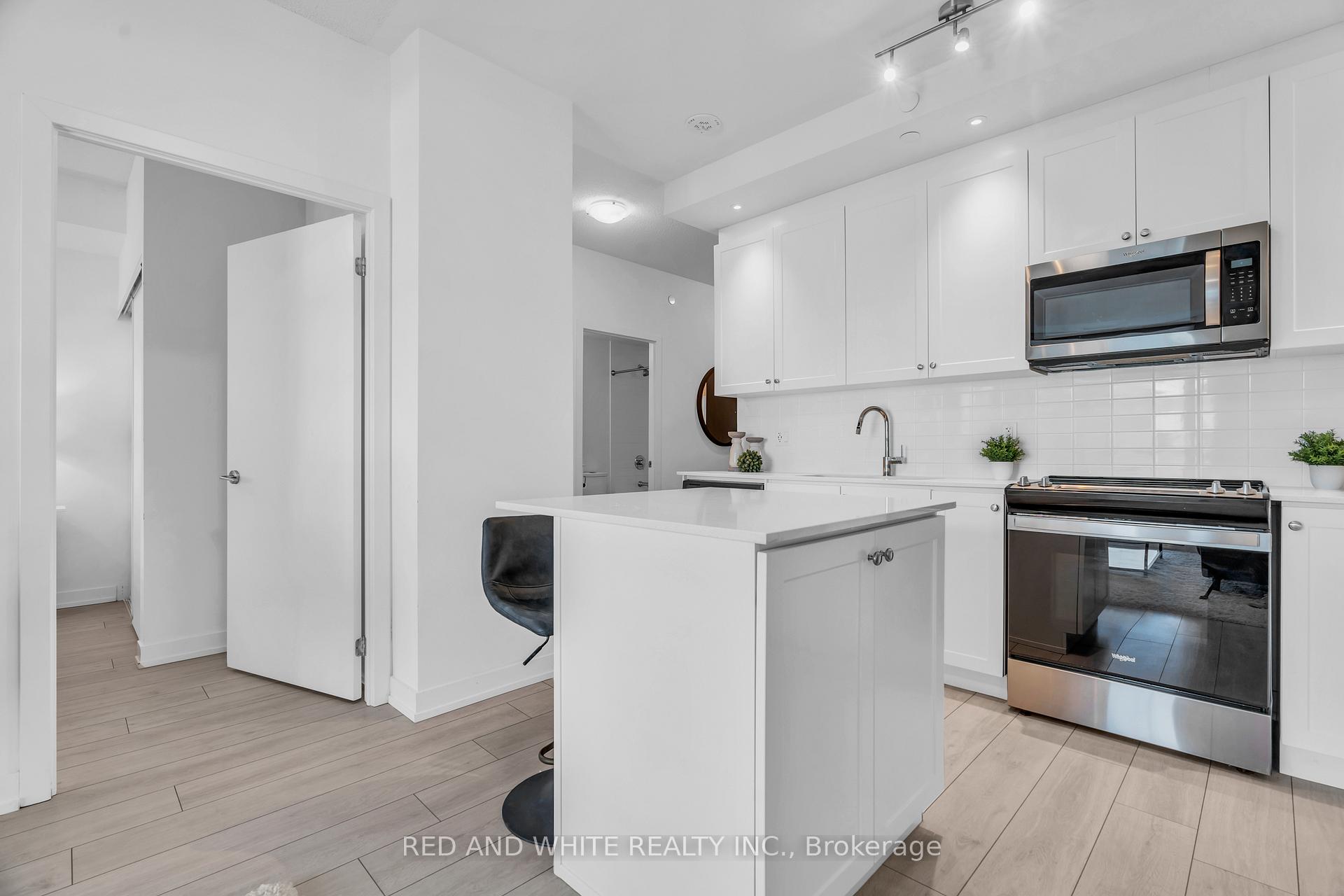 Photo 13 of Unit 901, 55 Duke Street W, Kitchener — HOMEH
