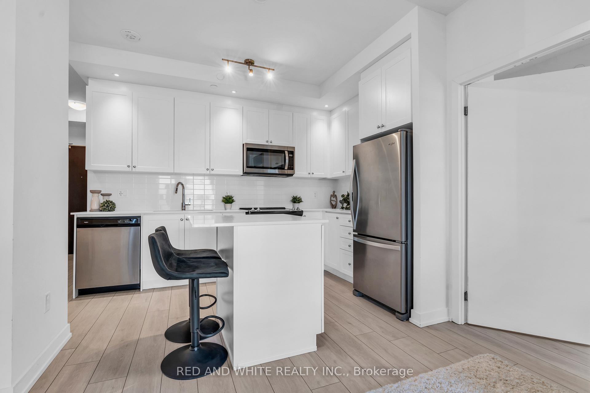 Photo 14 of Unit 901, 55 Duke Street W, Kitchener — HOMEH