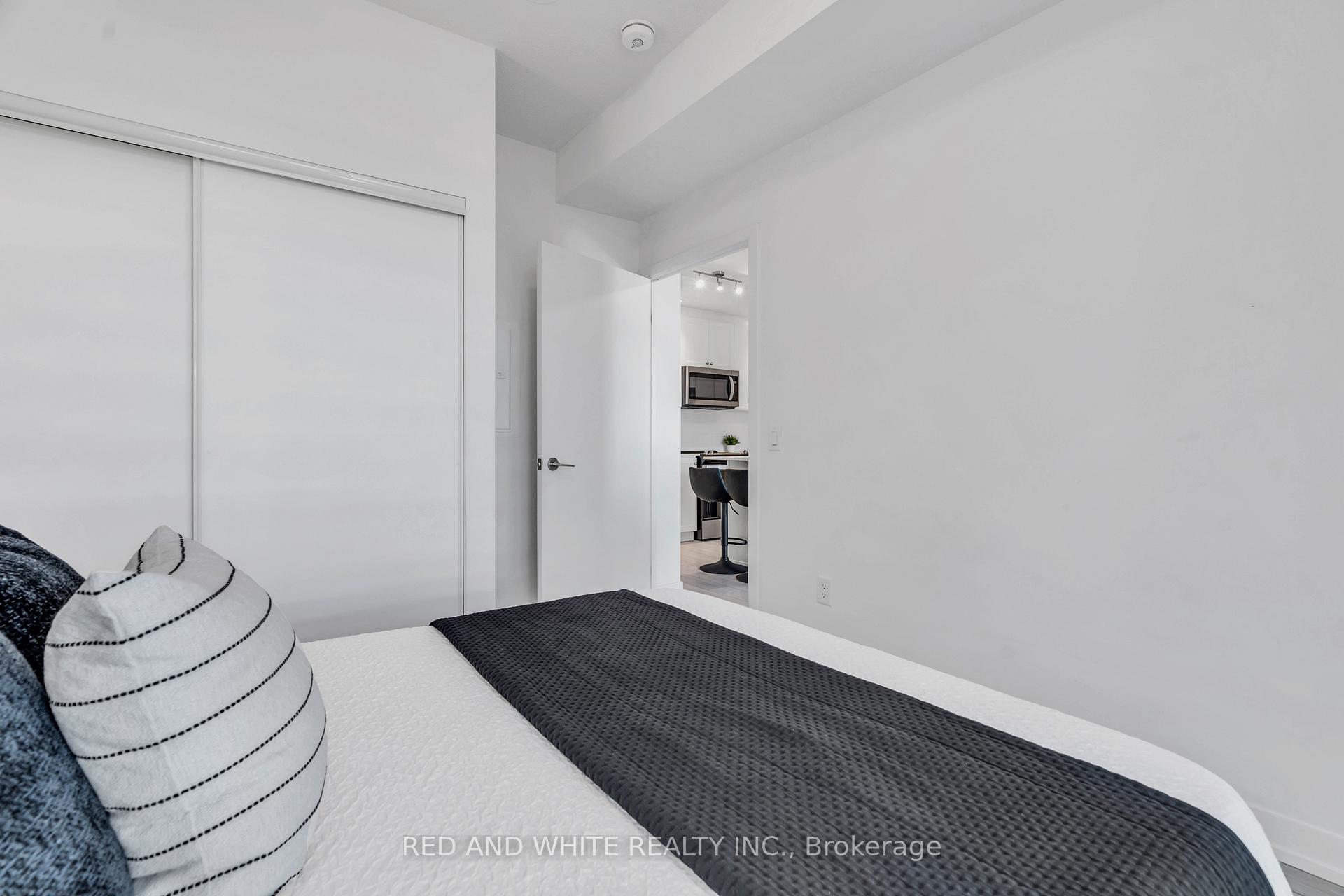 Photo 21 of Unit 901, 55 Duke Street W, Kitchener — HOMEH