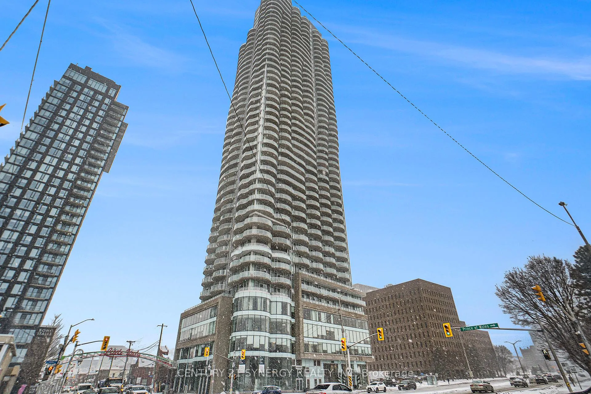 Front of Unit 1002, 805 Carling Avenue