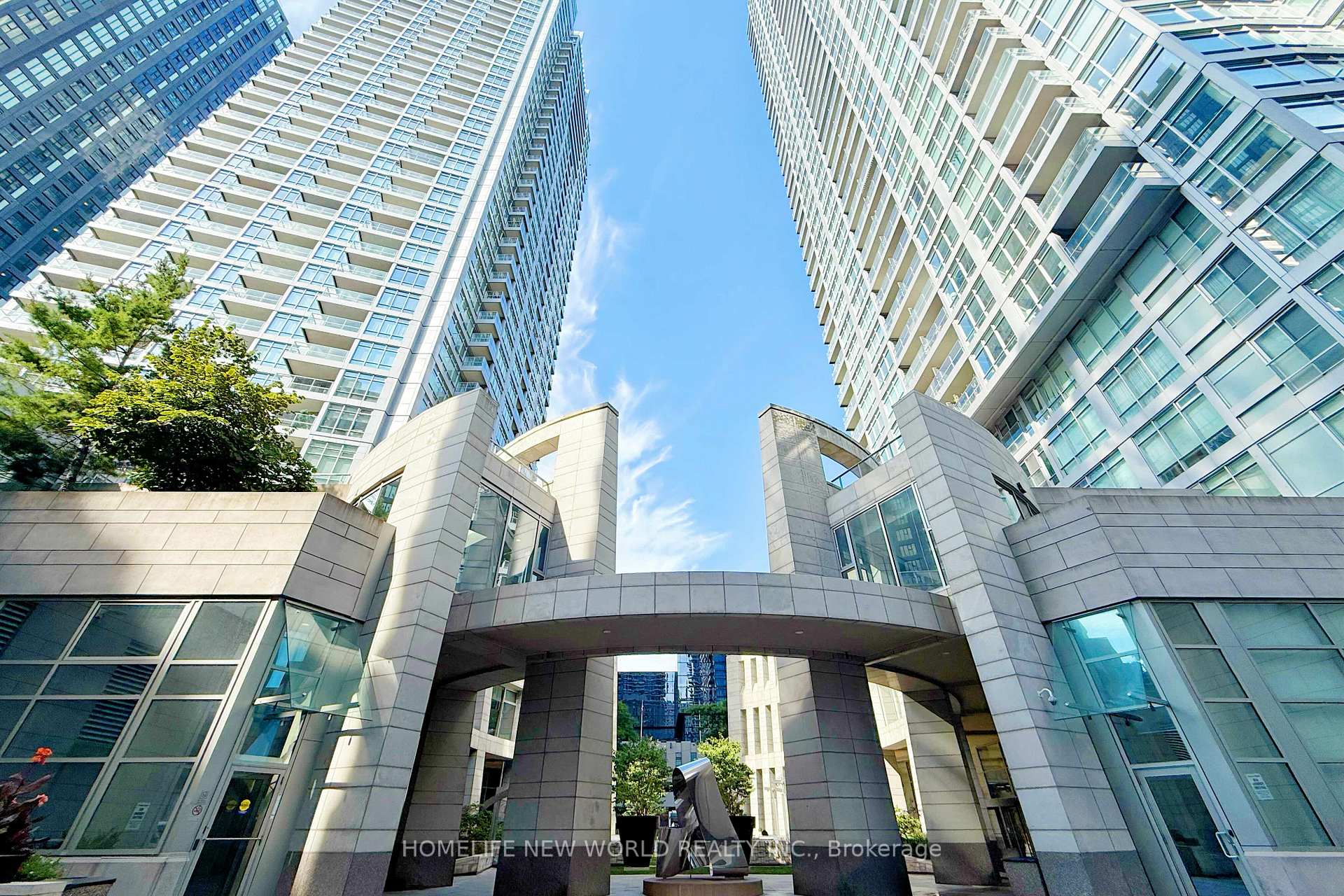 Photo 2 of Unit 2105, 2181 Yonge Street, Toronto, Mount Pleasant West — HOMEH
