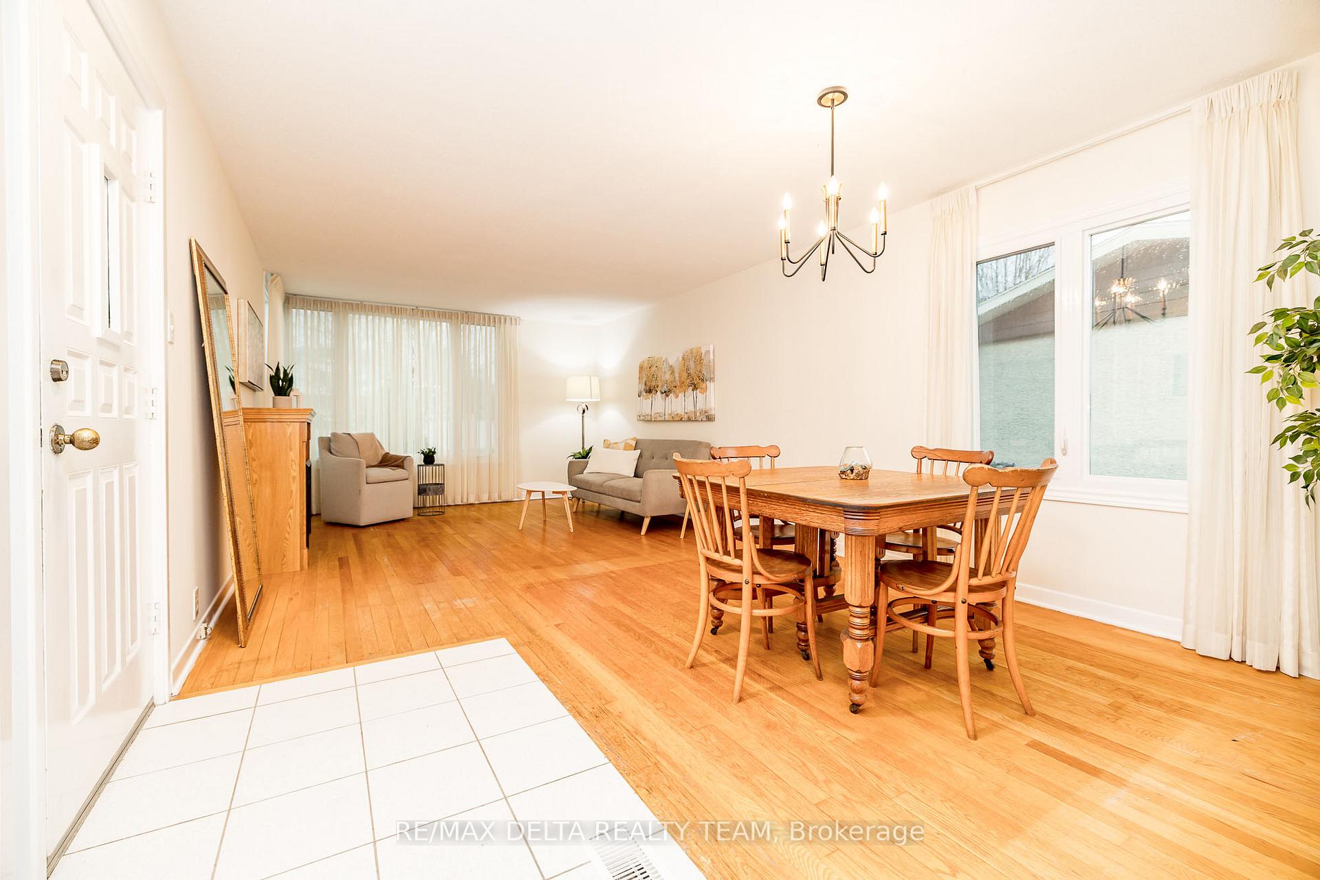 Photo 4 of 22 Bedale Drive, Ottawa, Crystal Beach — HOMEH