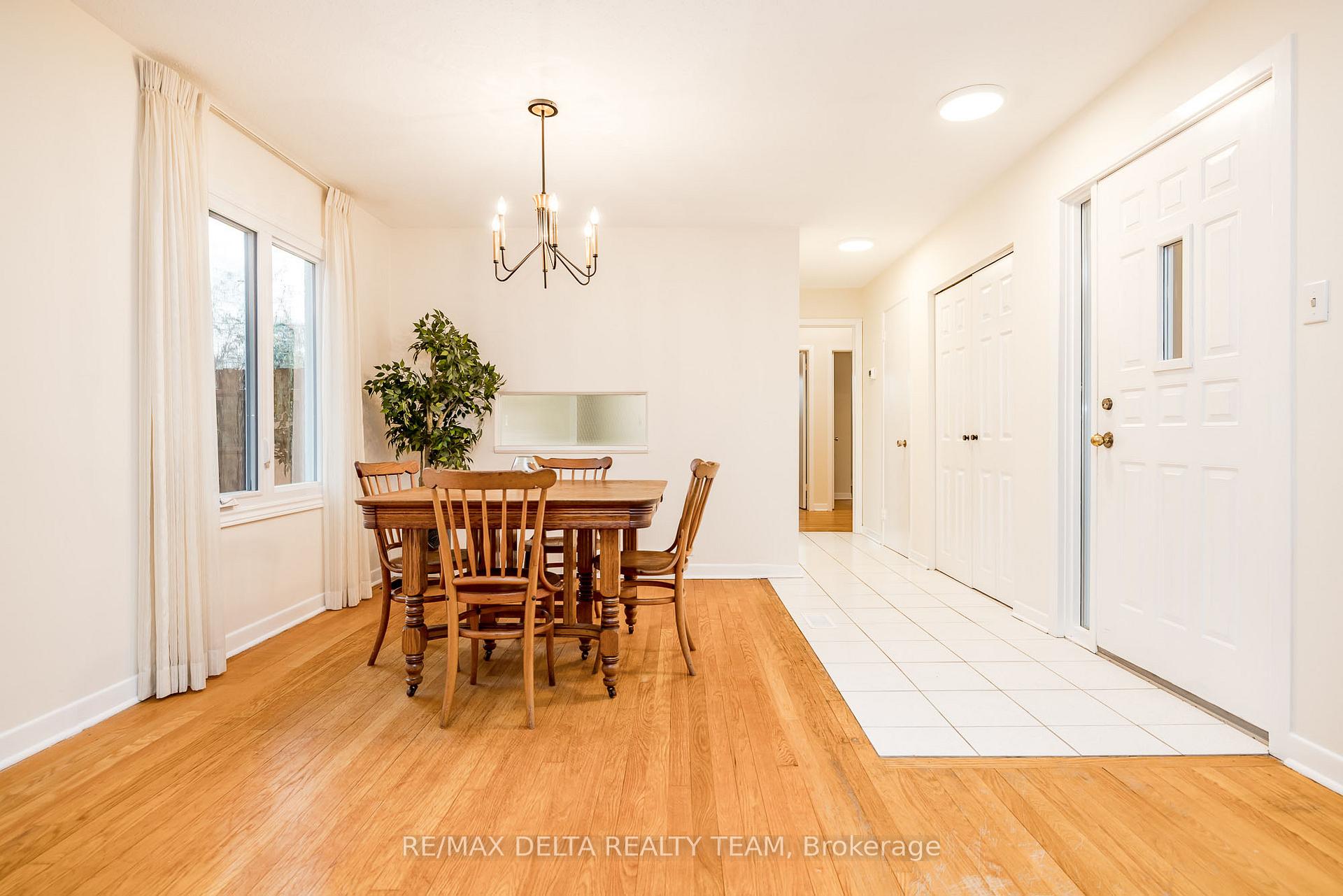 Photo 6 of 22 Bedale Drive, Ottawa, Crystal Beach — HOMEH