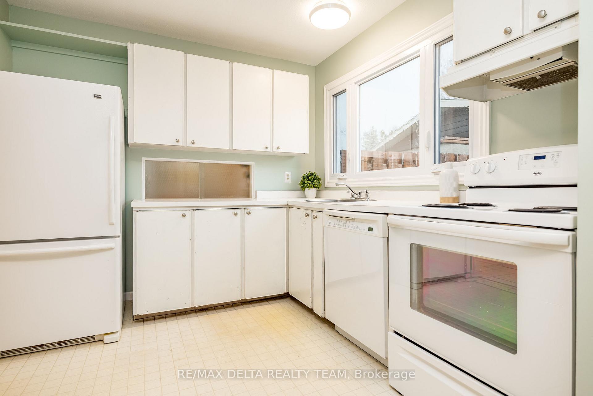 Photo 8 of 22 Bedale Drive, Ottawa, Crystal Beach — HOMEH