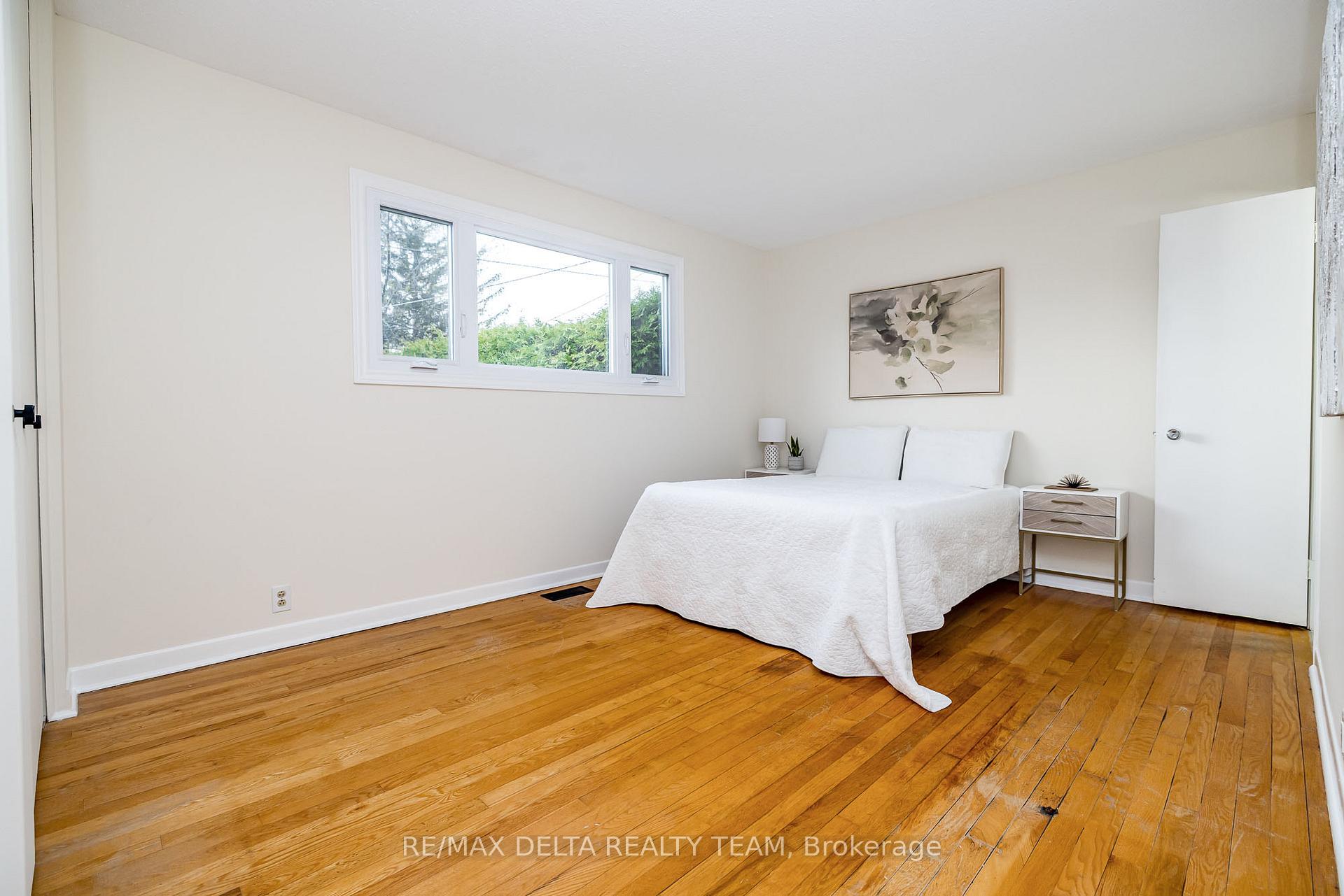 Photo 9 of 22 Bedale Drive, Ottawa, Crystal Beach — HOMEH