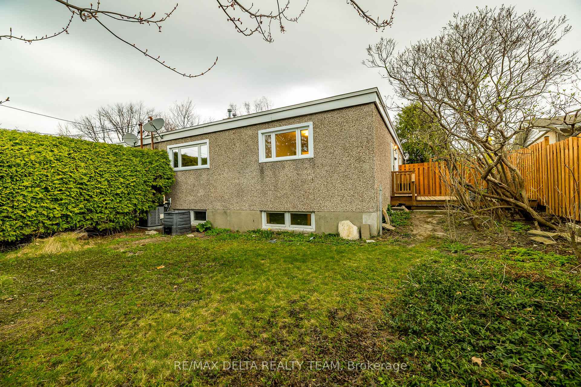 Photo 19 of 22 Bedale Drive, Ottawa, Crystal Beach — HOMEH