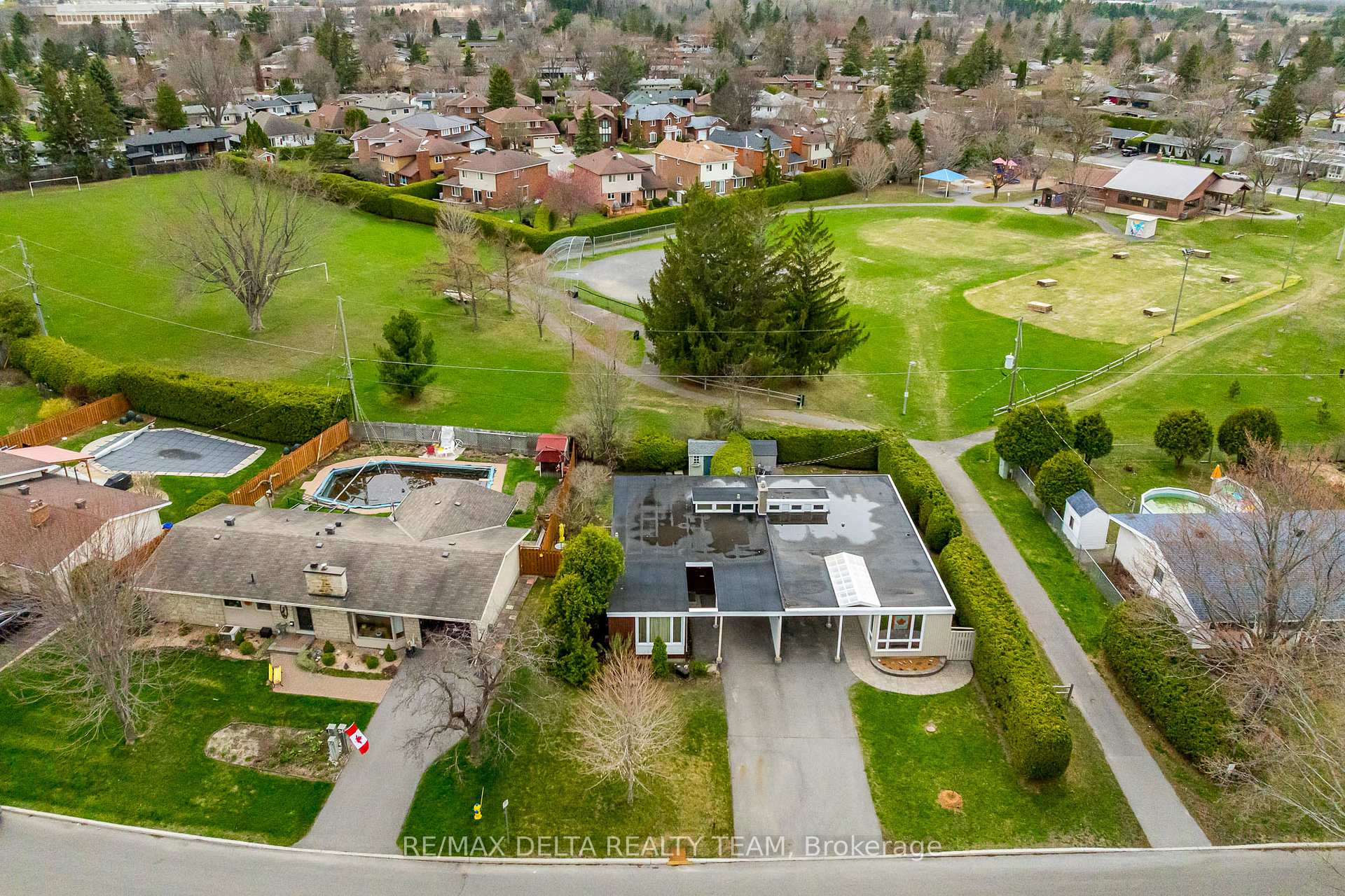 Photo 28 of 22 Bedale Drive, Ottawa, Crystal Beach — HOMEH