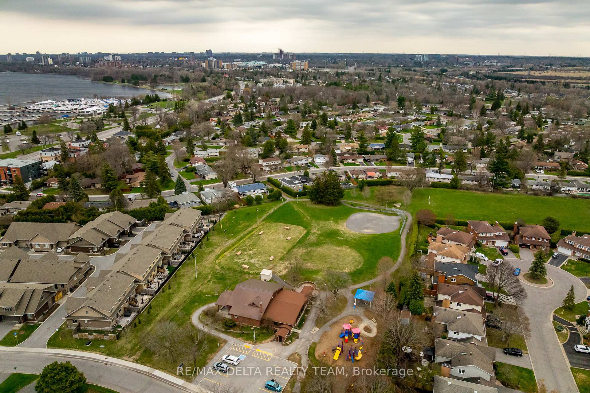 Photo 30 of 22 Bedale Drive, Ottawa, Crystal Beach — HOMEH