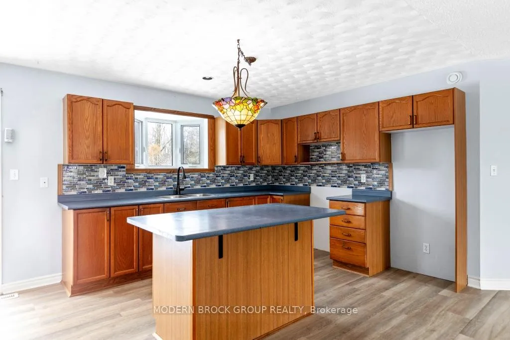 Photo 10 of 790 Scott Road, Edwardsburgh/Cardinal, Edwardsburgh/Cardinal Twp — HOMEH