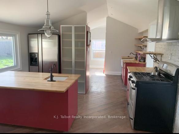 Photo 9 of 92 Newgate Street, Goderich, Goderich (Town) — HOMEH