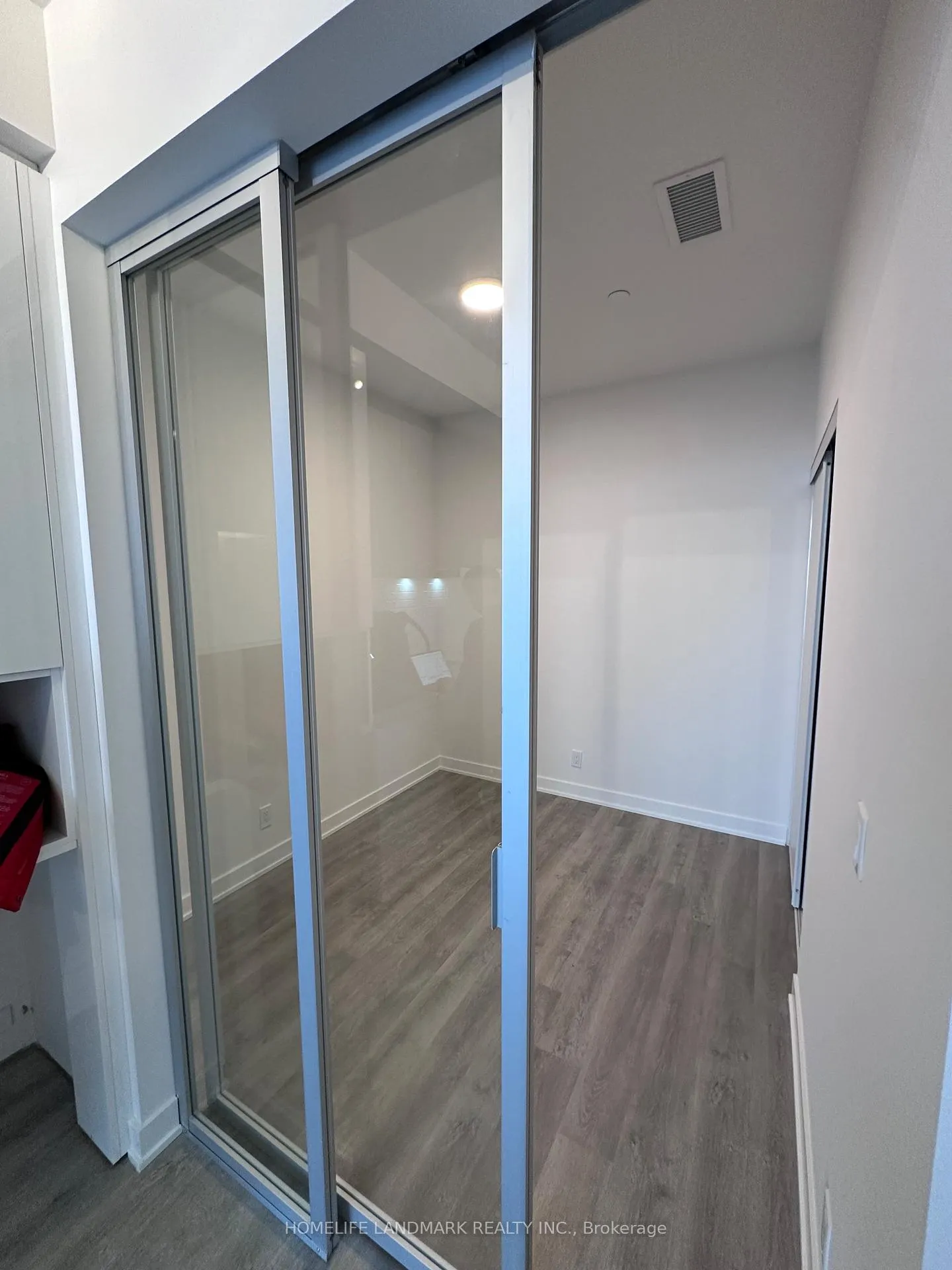 Photo 2 of Unit 3009, 50 Upper Mall Way, Vaughan, Brownridge — HOMEH