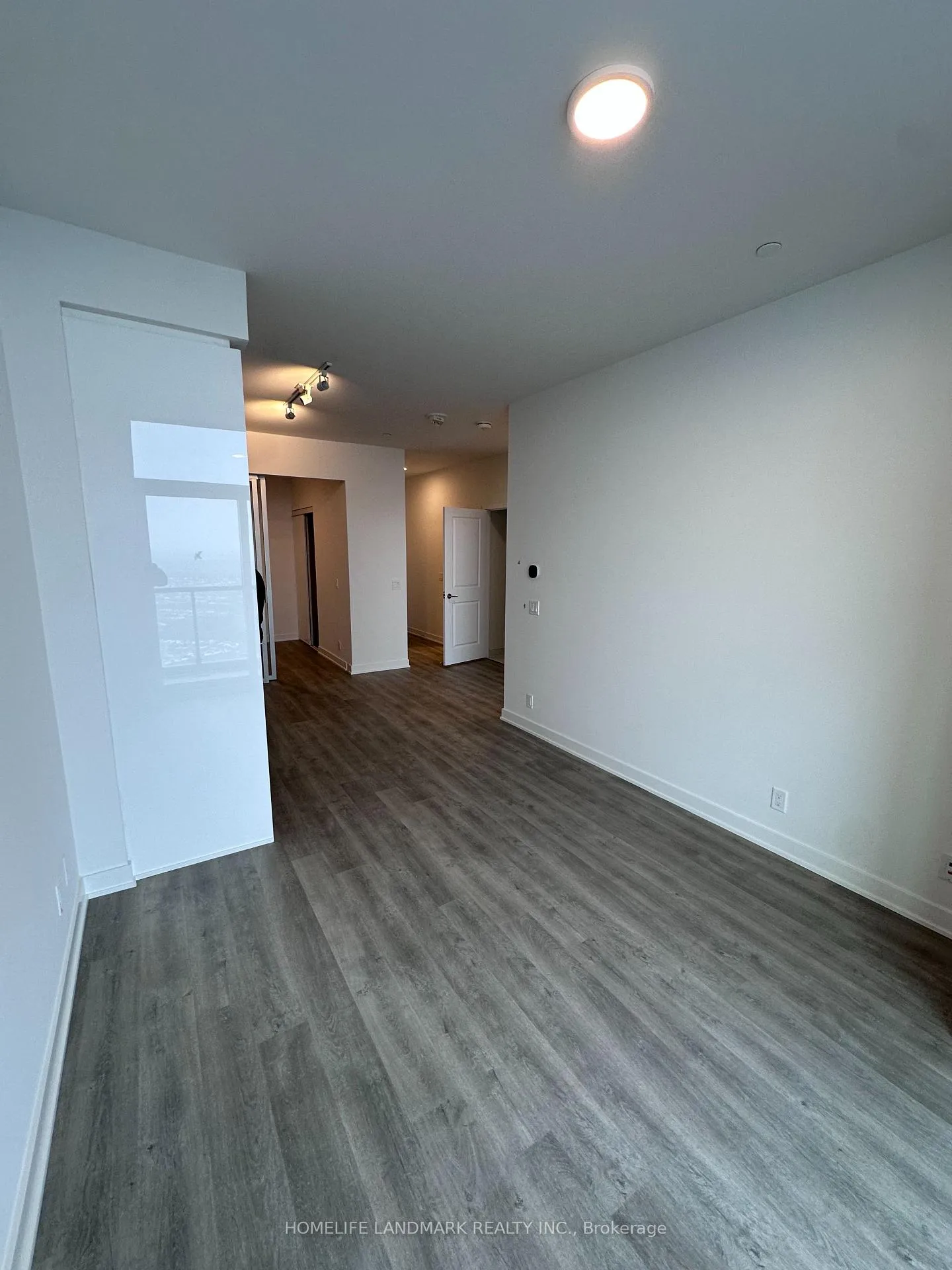 Photo 3 of Unit 3009, 50 Upper Mall Way, Vaughan, Brownridge — HOMEH