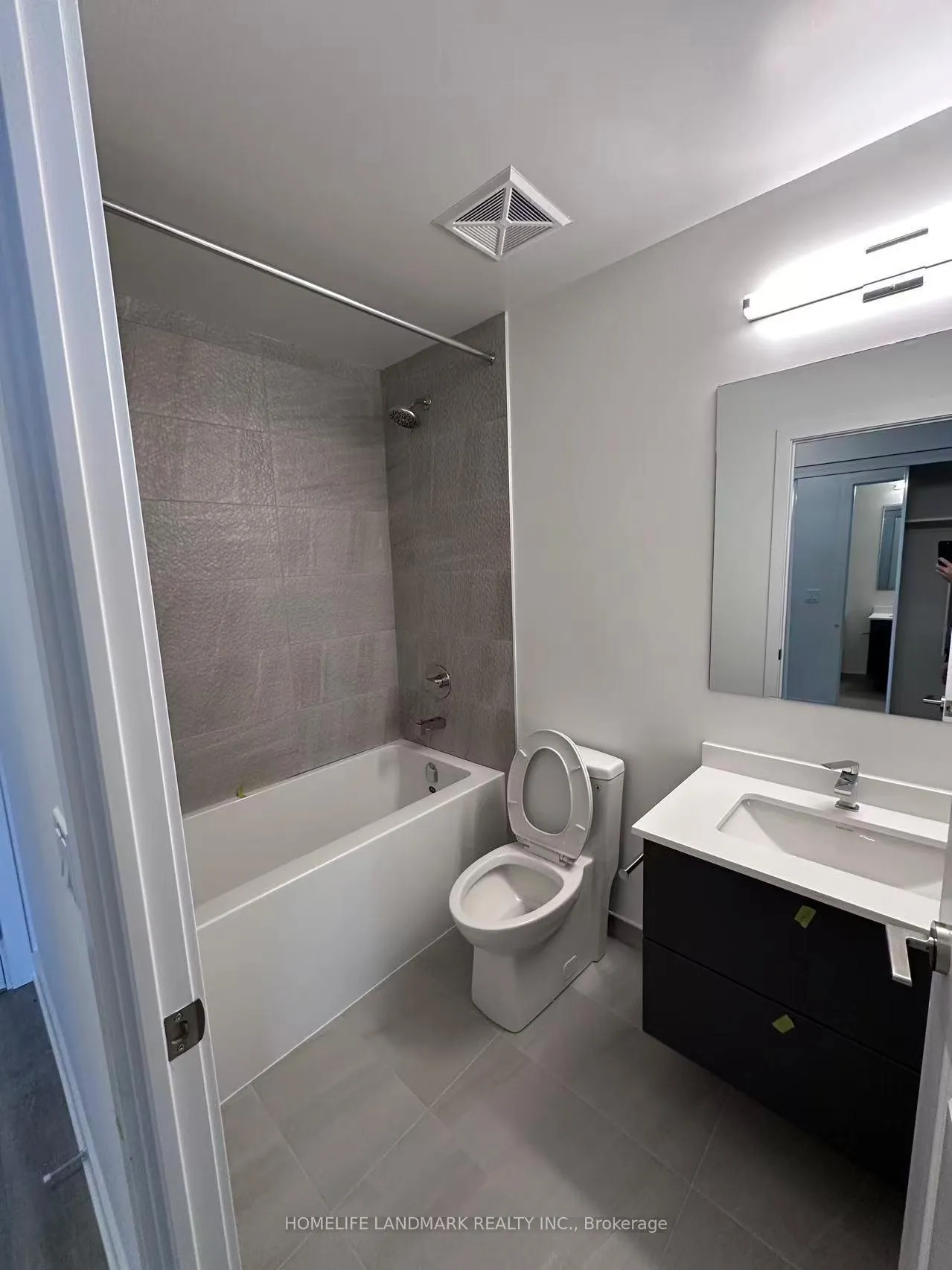 Photo 4 of Unit 3009, 50 Upper Mall Way, Vaughan, Brownridge — HOMEH