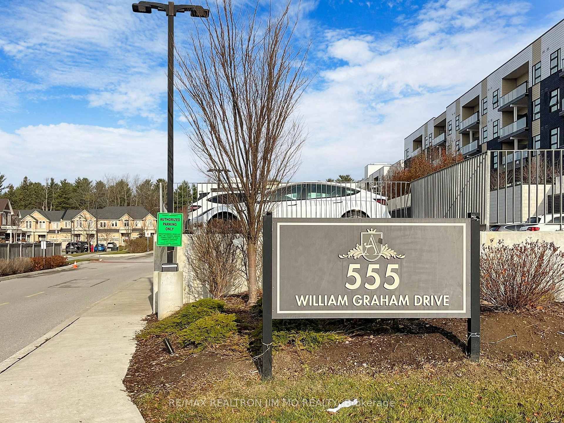 Photo 2 of Unit 416, 555 William Graham Drive, Aurora, Rural Aurora — HOMEH