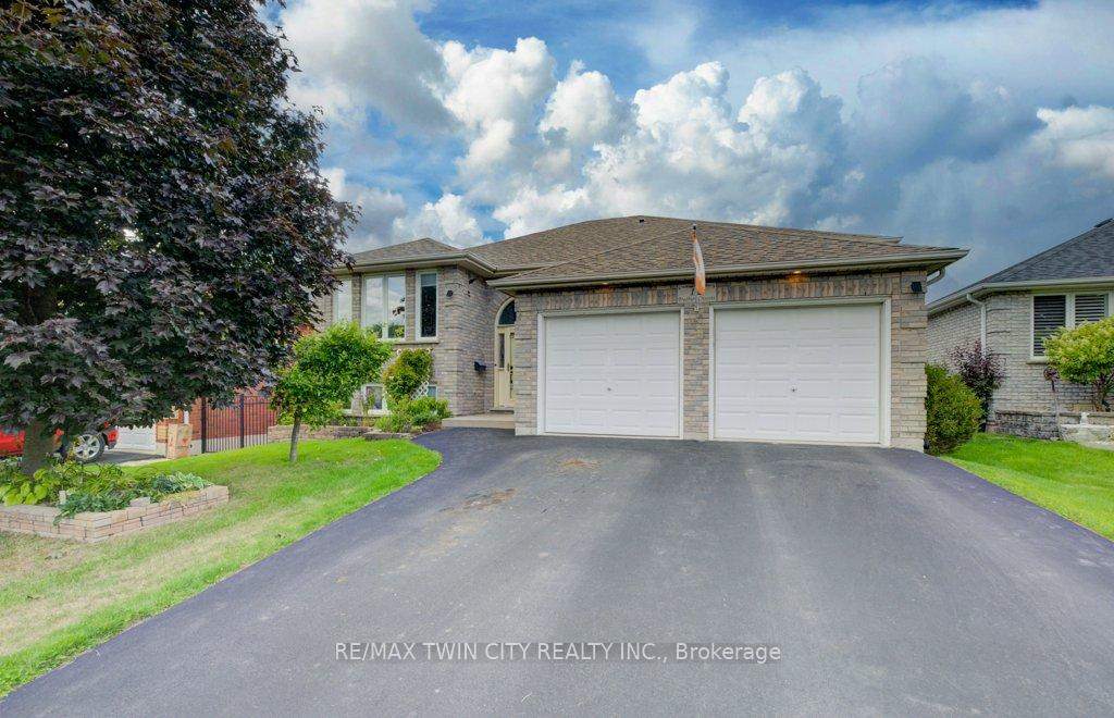 Photo 1 of 12 Bradbury Crescent, Brant, Paris — HOMEH