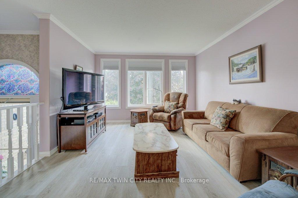 Photo 3 of 12 Bradbury Crescent, Brant, Paris — HOMEH