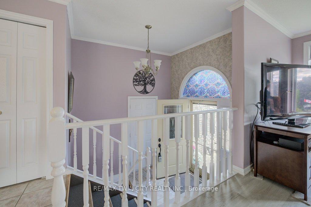 Photo 10 of 12 Bradbury Crescent, Brant, Paris — HOMEH