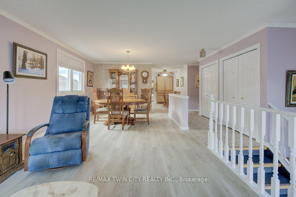 Photo 9 of 12 Bradbury Crescent, Brant, Paris — HOMEH