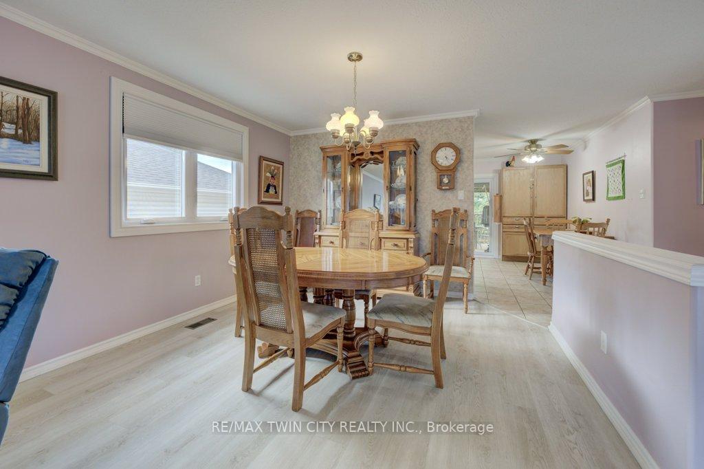 Photo 11 of 12 Bradbury Crescent, Brant, Paris — HOMEH