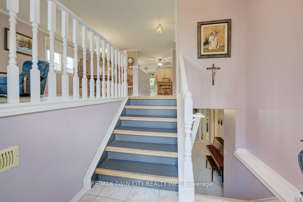 Photo 8 of 12 Bradbury Crescent, Brant, Paris — HOMEH
