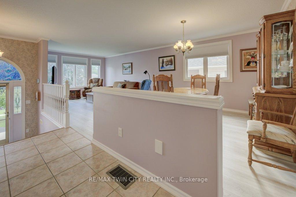 Photo 12 of 12 Bradbury Crescent, Brant, Paris — HOMEH