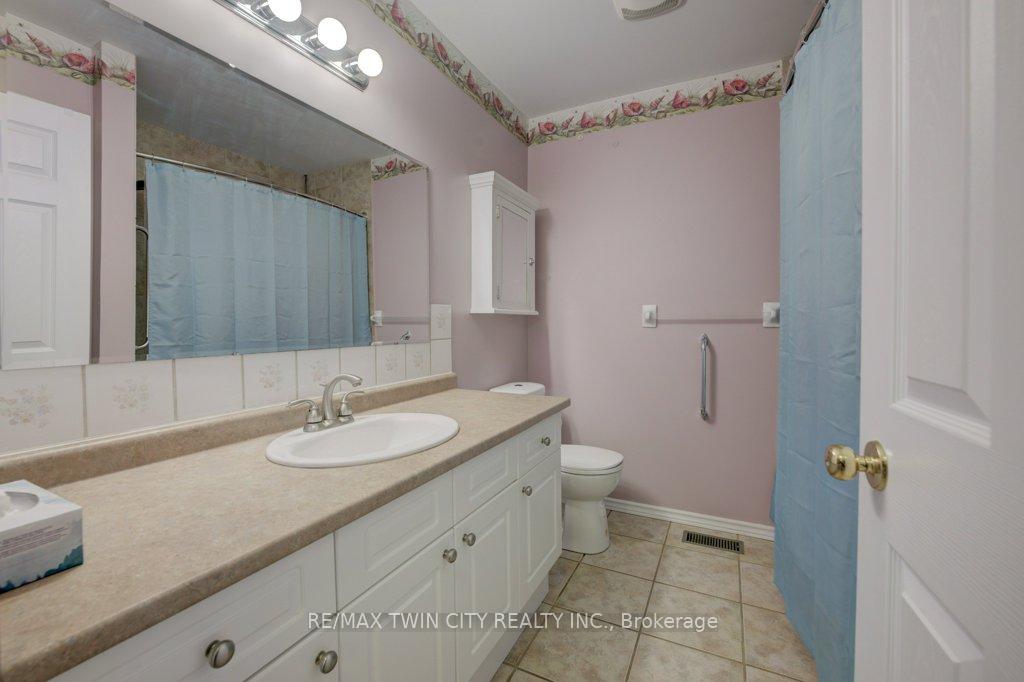 Photo 23 of 12 Bradbury Crescent, Brant, Paris — HOMEH