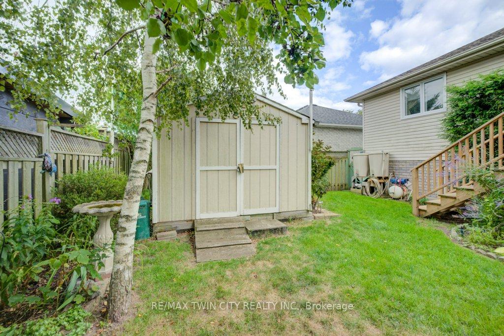 Photo 37 of 12 Bradbury Crescent, Brant, Paris — HOMEH