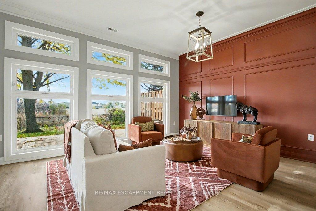 Photo 1 of 33 Sister Kern Terrace, Hamilton, Kennedy — HOMEH