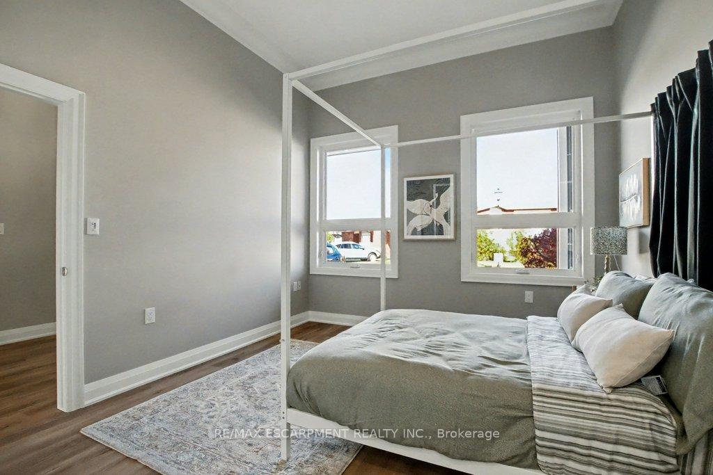 Photo 10 of 33 Sister Kern Terrace, Hamilton, Kennedy — HOMEH