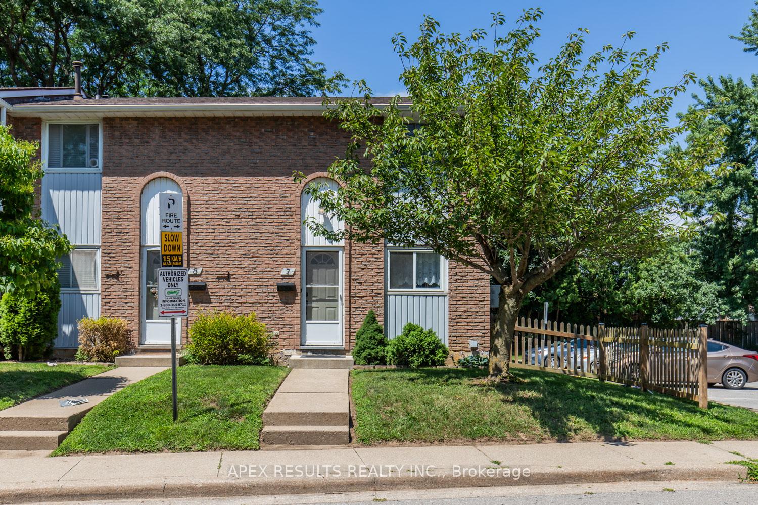 Front of Unit 7, 25 Linfield Drive