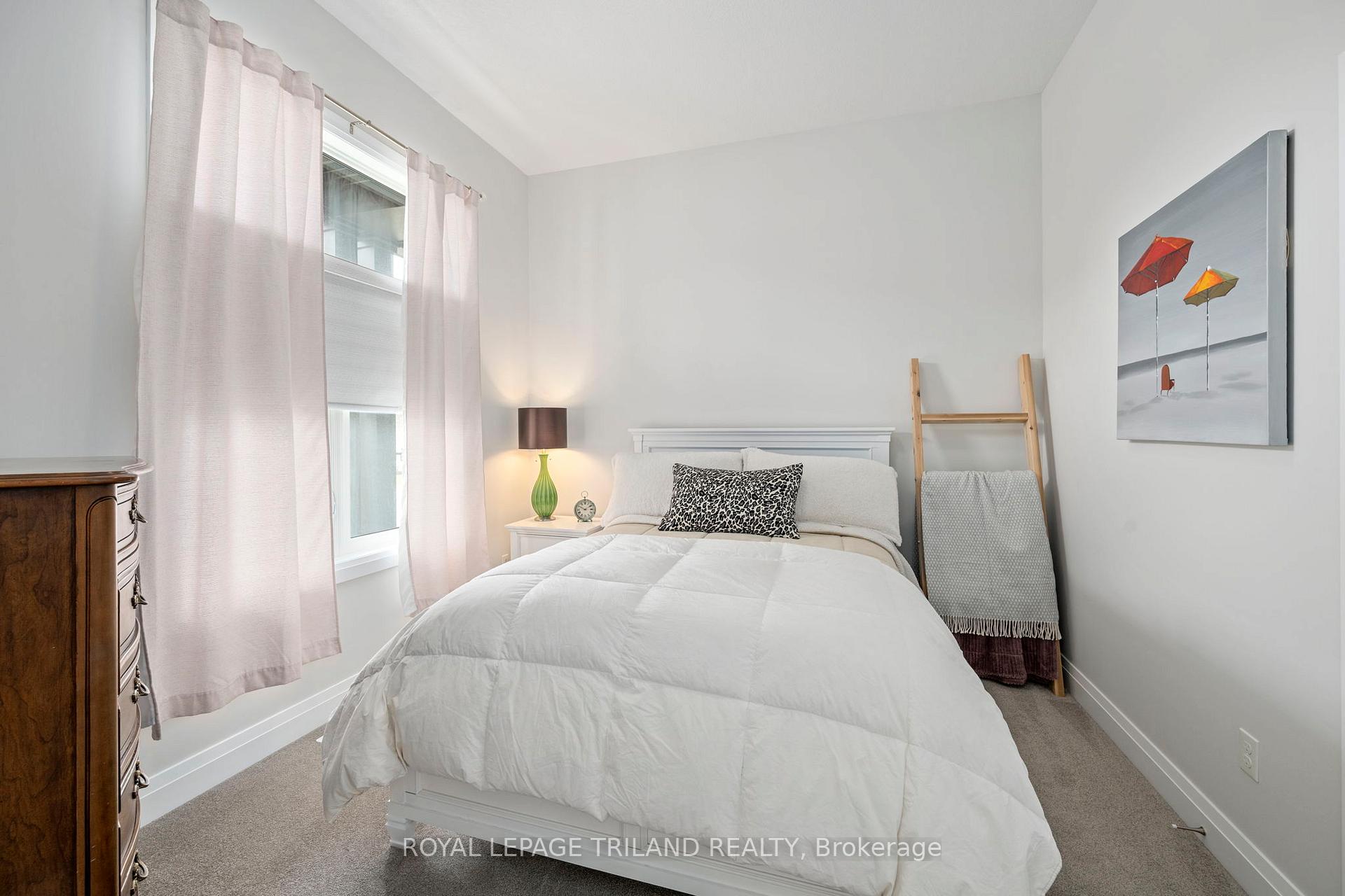 Photo 5 of Unit 12, 63 Compass Trail, Central Elgin, Rural Central Elgin — HOMEH