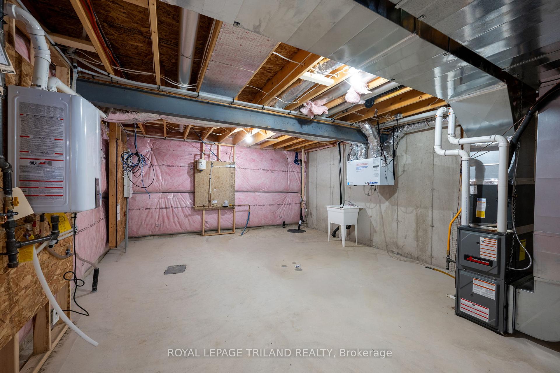 Photo 18 of Unit 12, 63 Compass Trail, Central Elgin, Rural Central Elgin — HOMEH