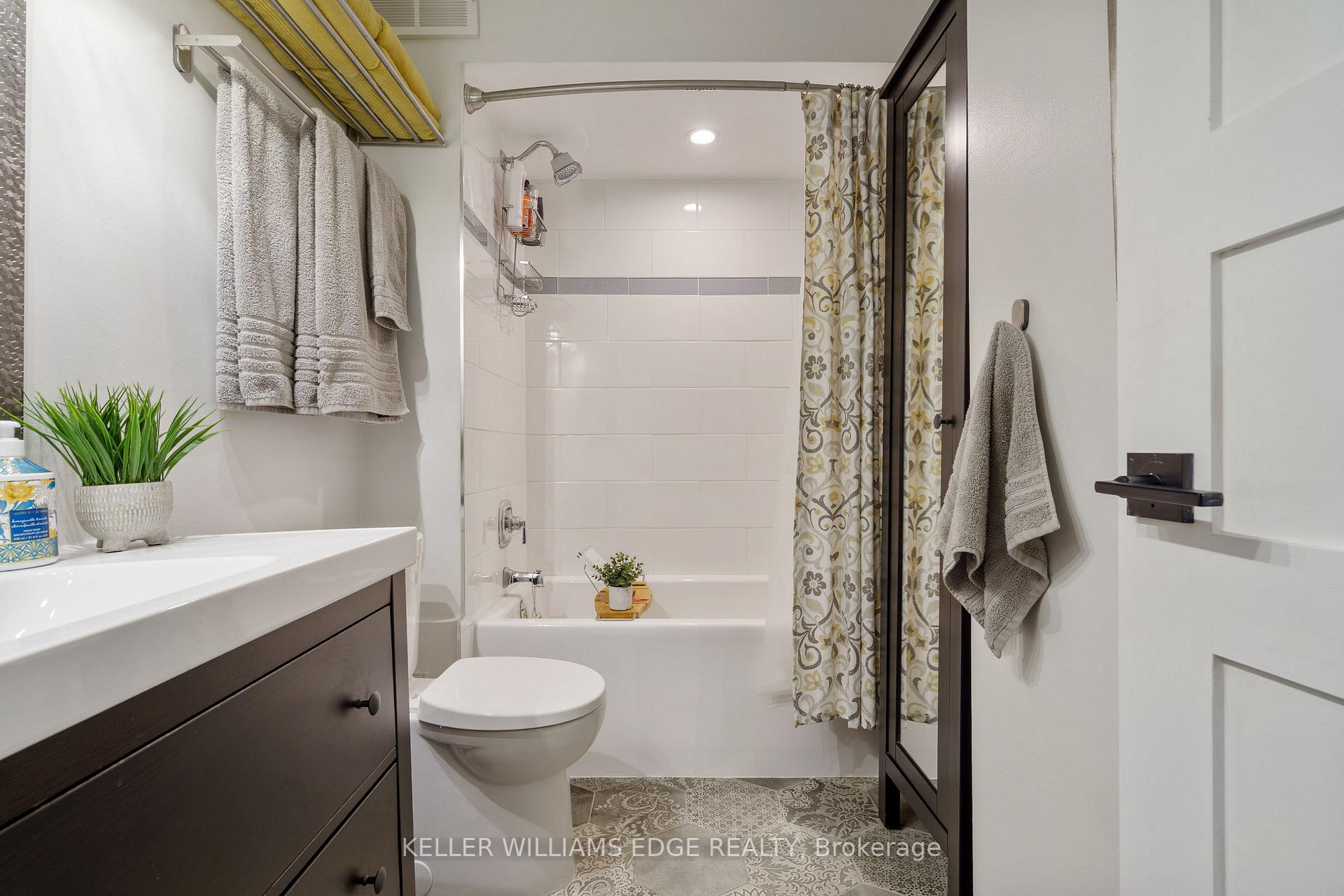 Photo 24 of Unit 731, 350 Quigley Road, Hamilton, Vincent — HOMEH