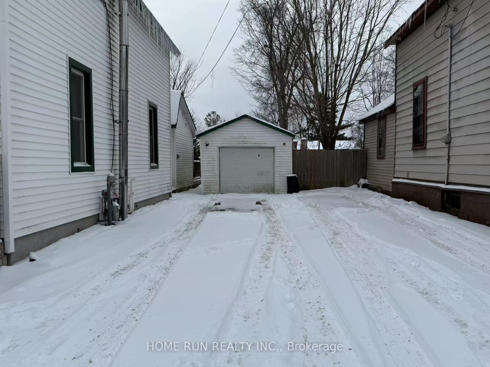 Photo 3 of 12 Herriott Street, Carleton Place — HOMEH