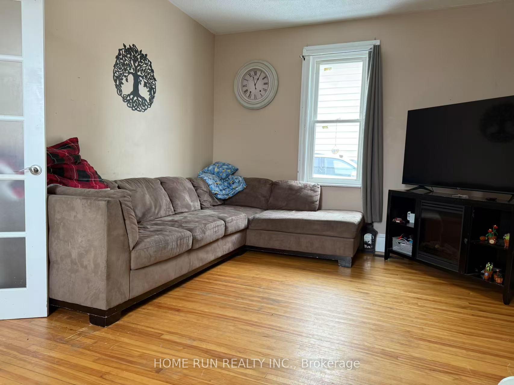 Photo 4 of 12 Herriott Street, Carleton Place — HOMEH
